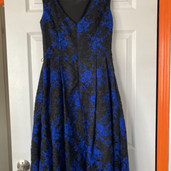 Blue and Black Lace Midi Dress Womens Size 4 SizeS - Picture 6 of 6